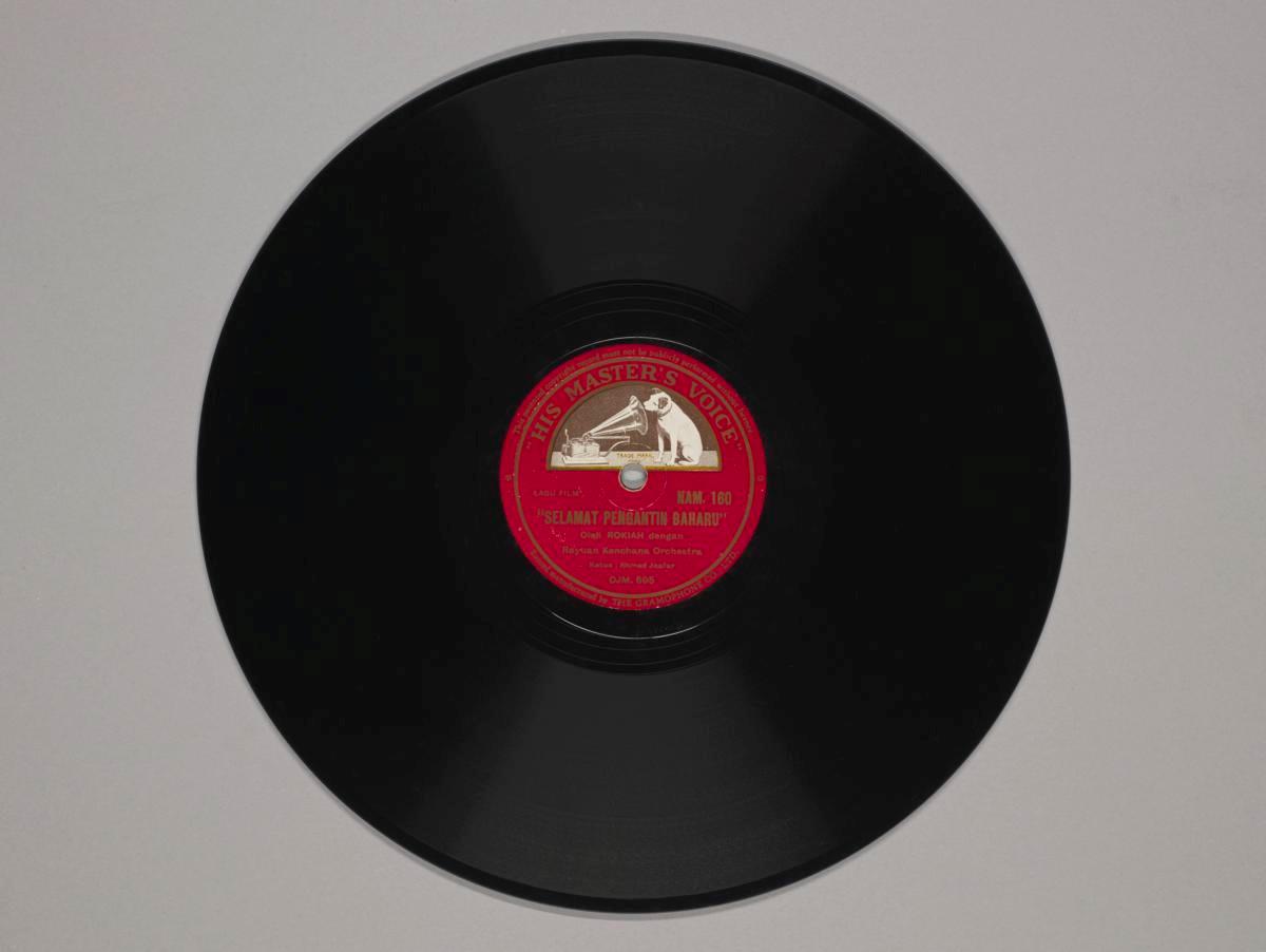 His Master’s Voice – Soundtracks from the Malay Film ProductionsPictures’ film, Dandan Setia Side 1- Selamat Pengantin BaharuSide 2- Kain Pelikat