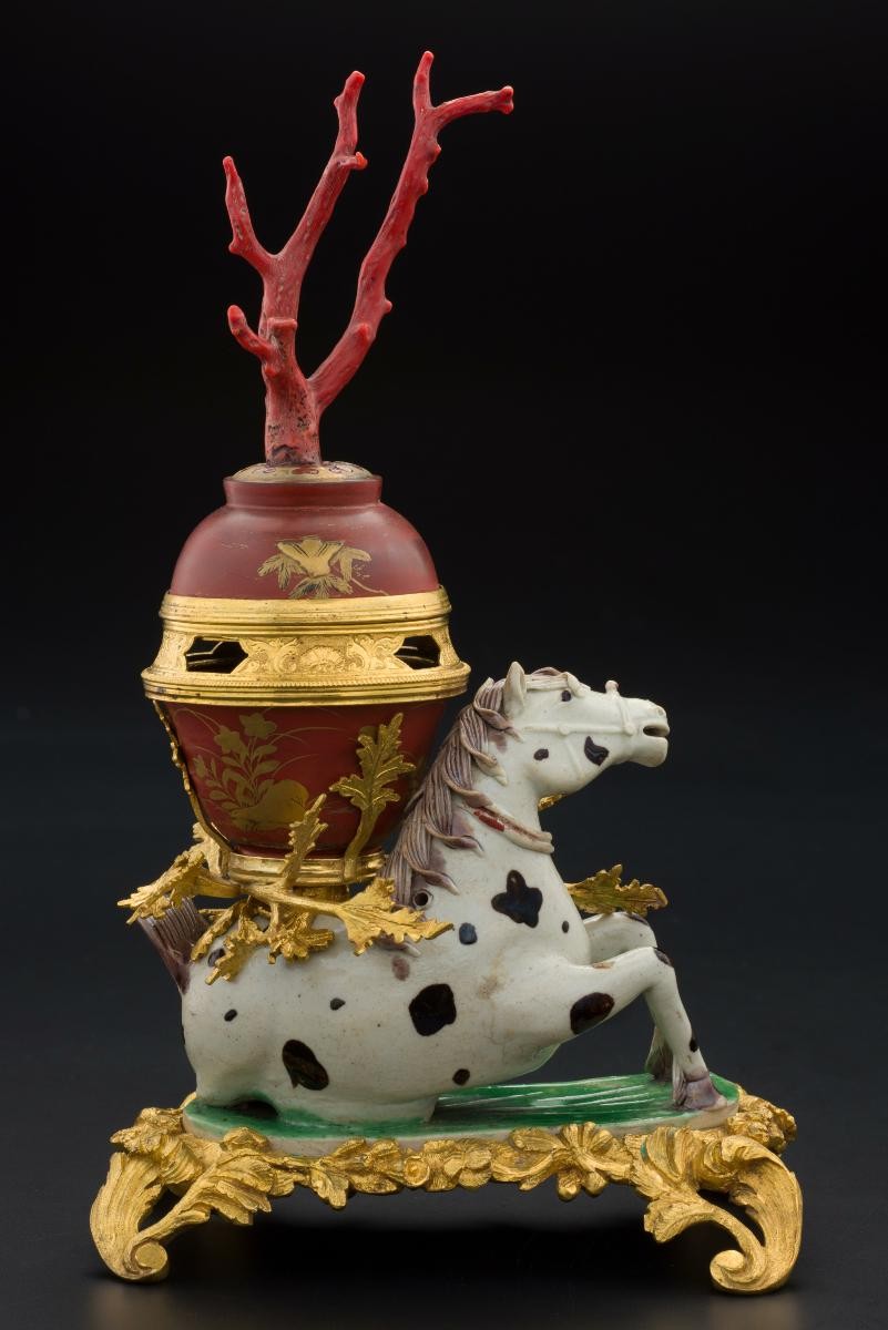 Mounted incense burner