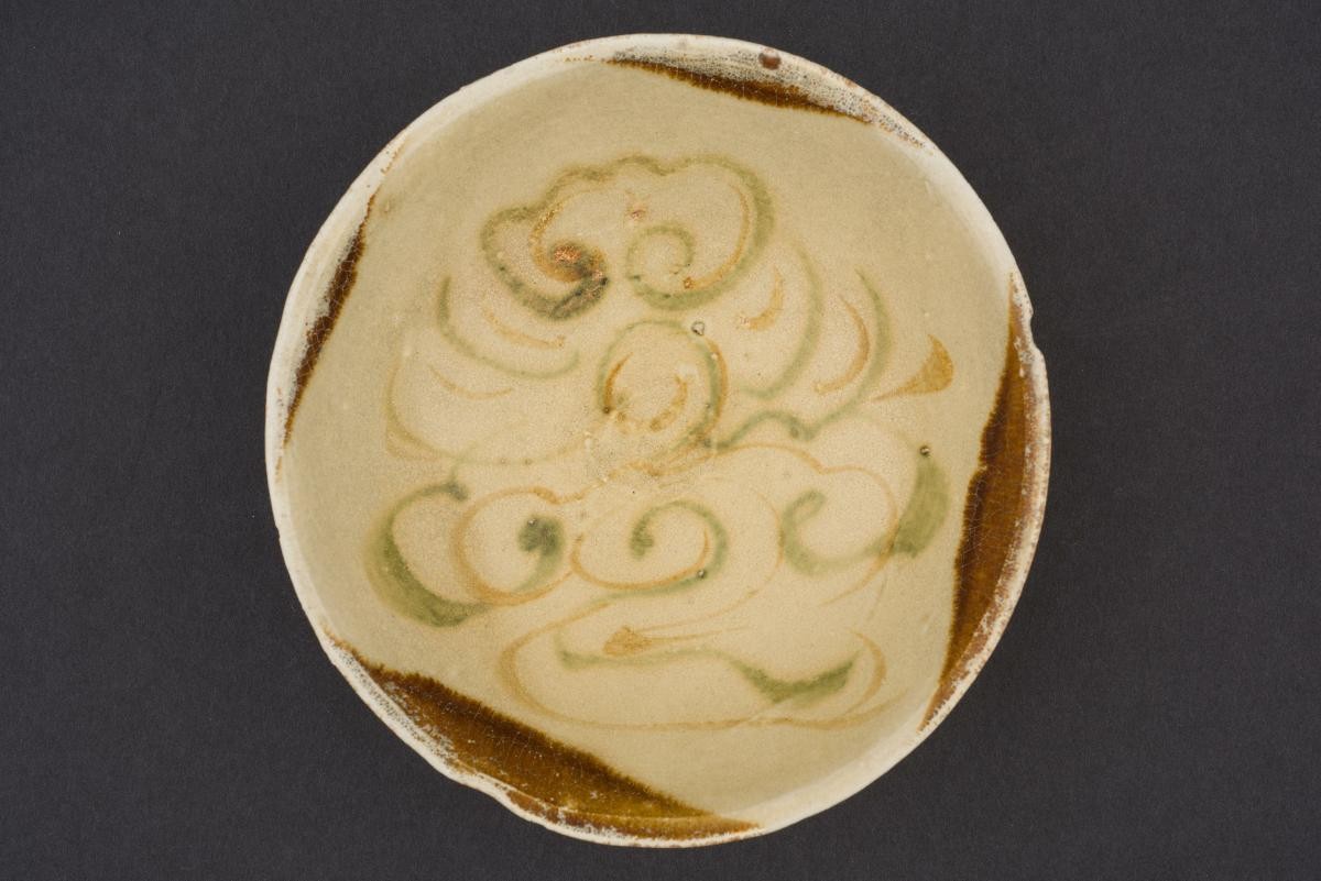 Bowl with clouds