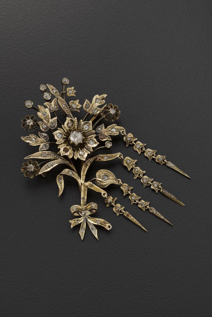 Brooch