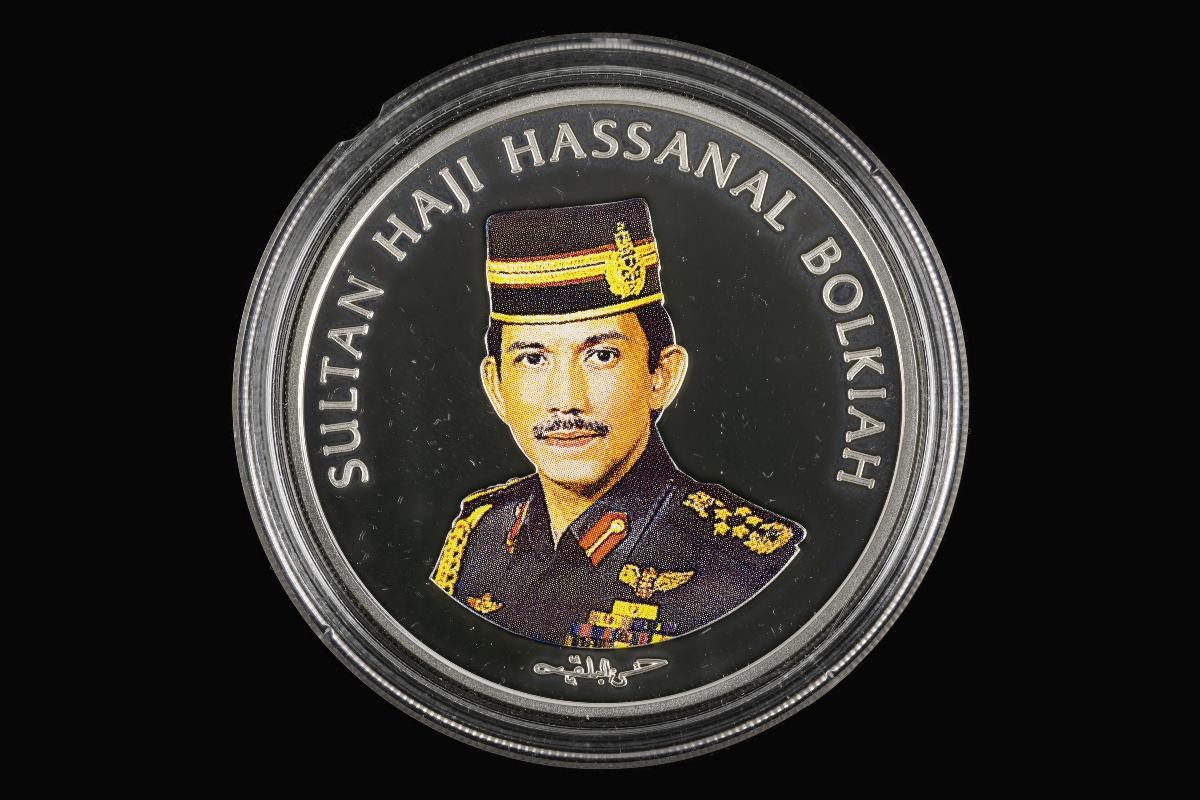Portrait coin issued in commemoration of the 30th anniversary of ASEAN