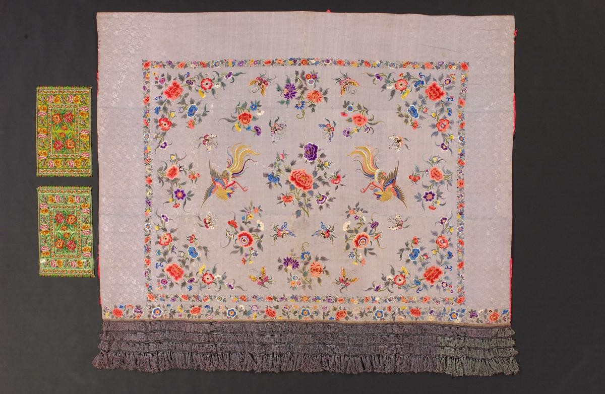 Set of bedcover and pillow ends