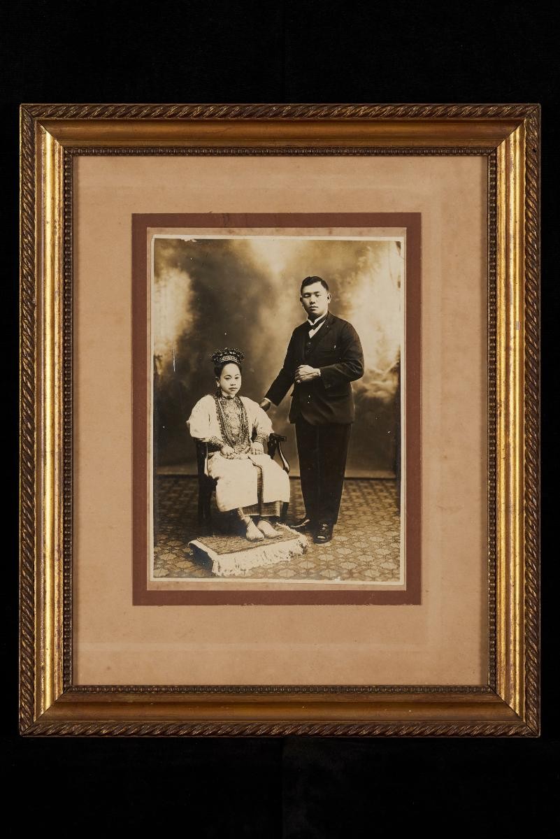 Peranakan wedding portrait