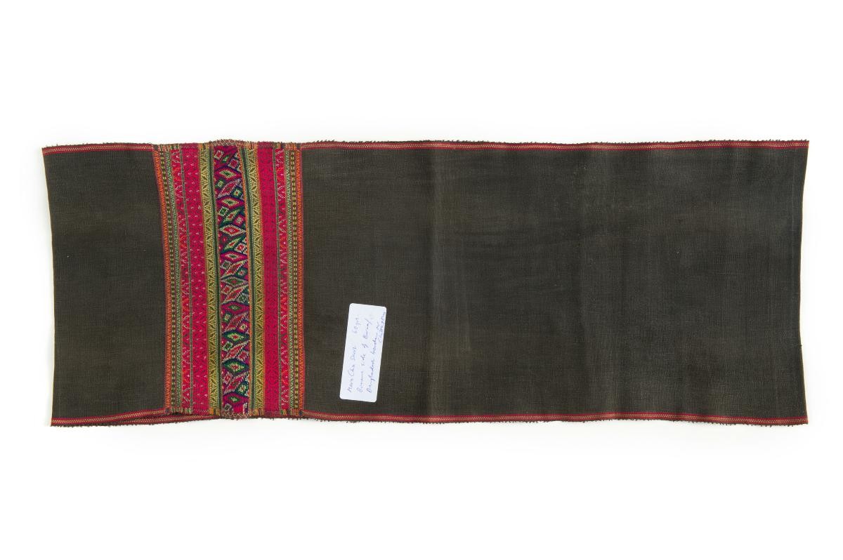 Maru Chin skirtcloth