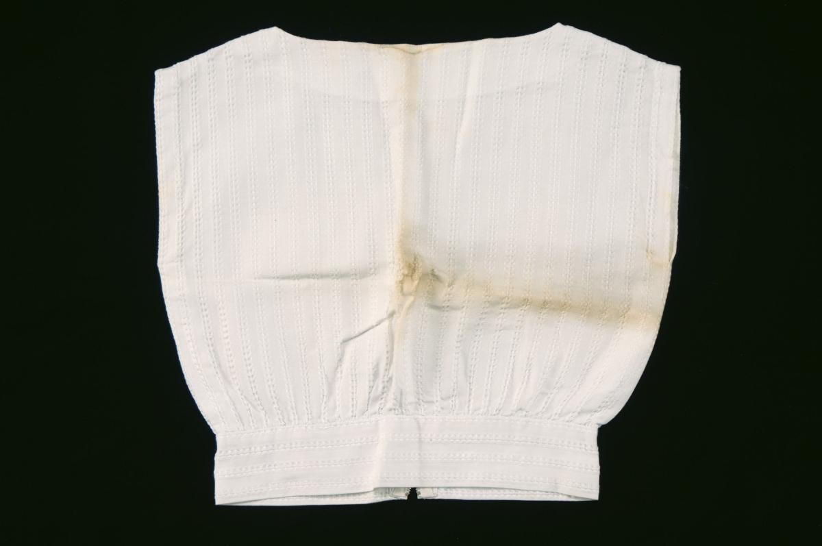 White cropped sleeveless blouse
