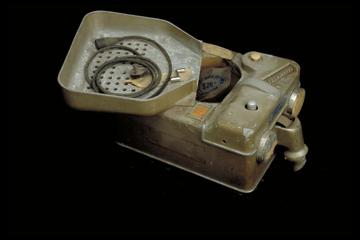 Coin counting machine used in the Oversea-Chinese Banking Corporation Limited
