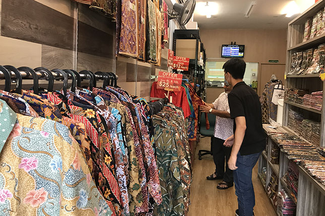Volunteer Interior Batik Emporium