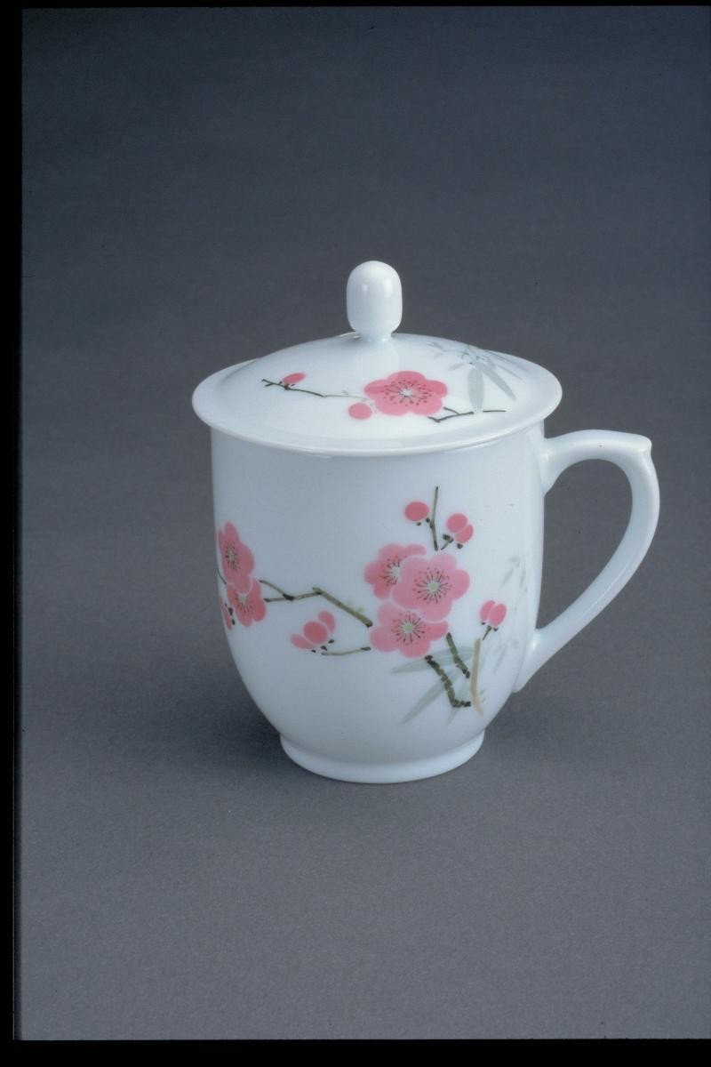 Tea cup with cover