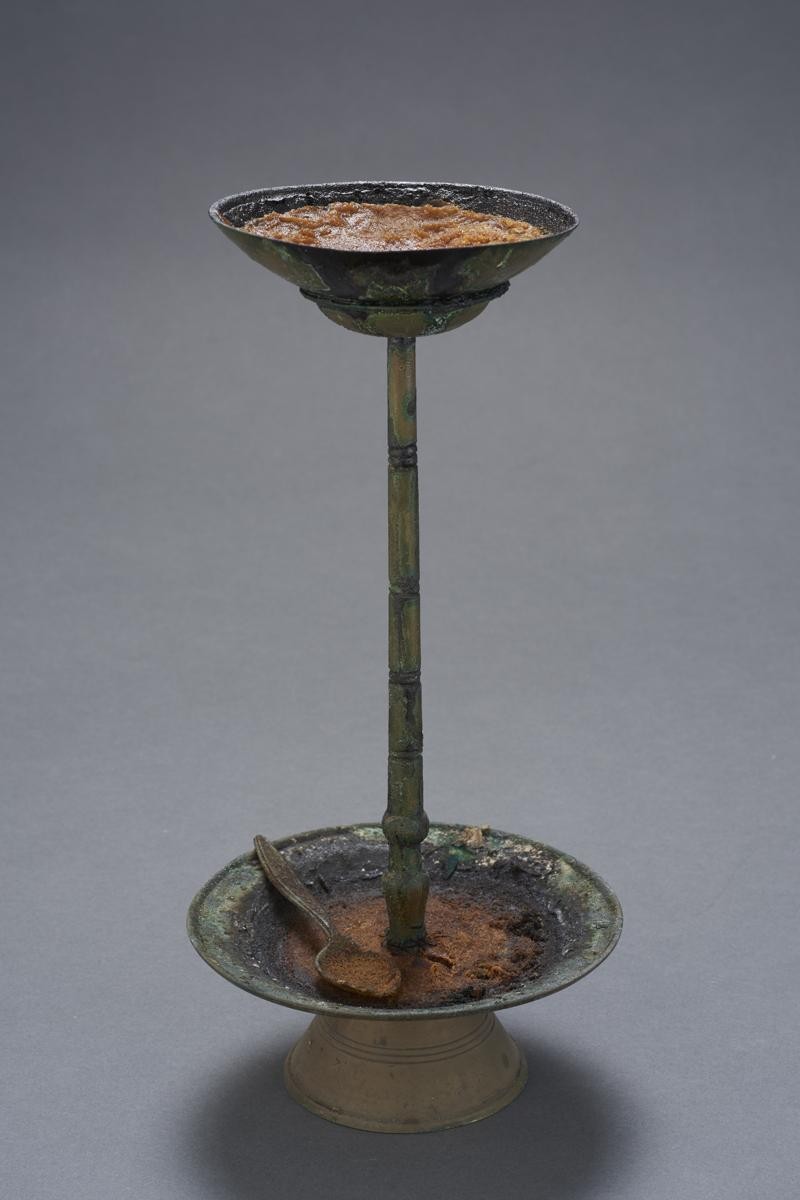 Oil lamp