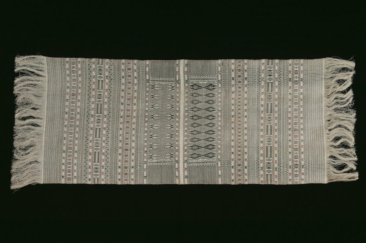 Shoulder cloth