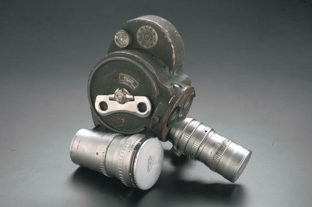 Bell & Howell Filmo 70DA