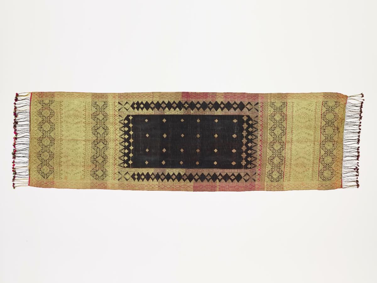 Shoulder cloth, C-42