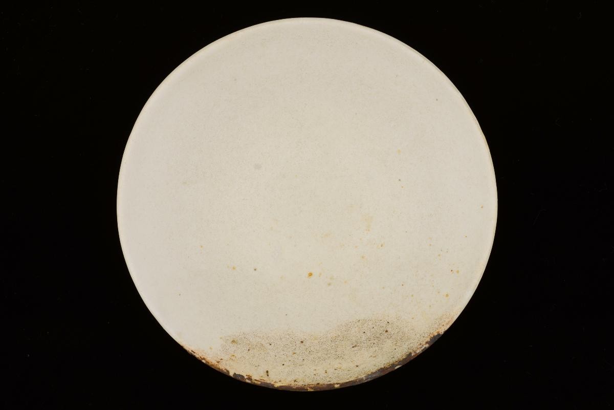 Bowl with bi-disc foot