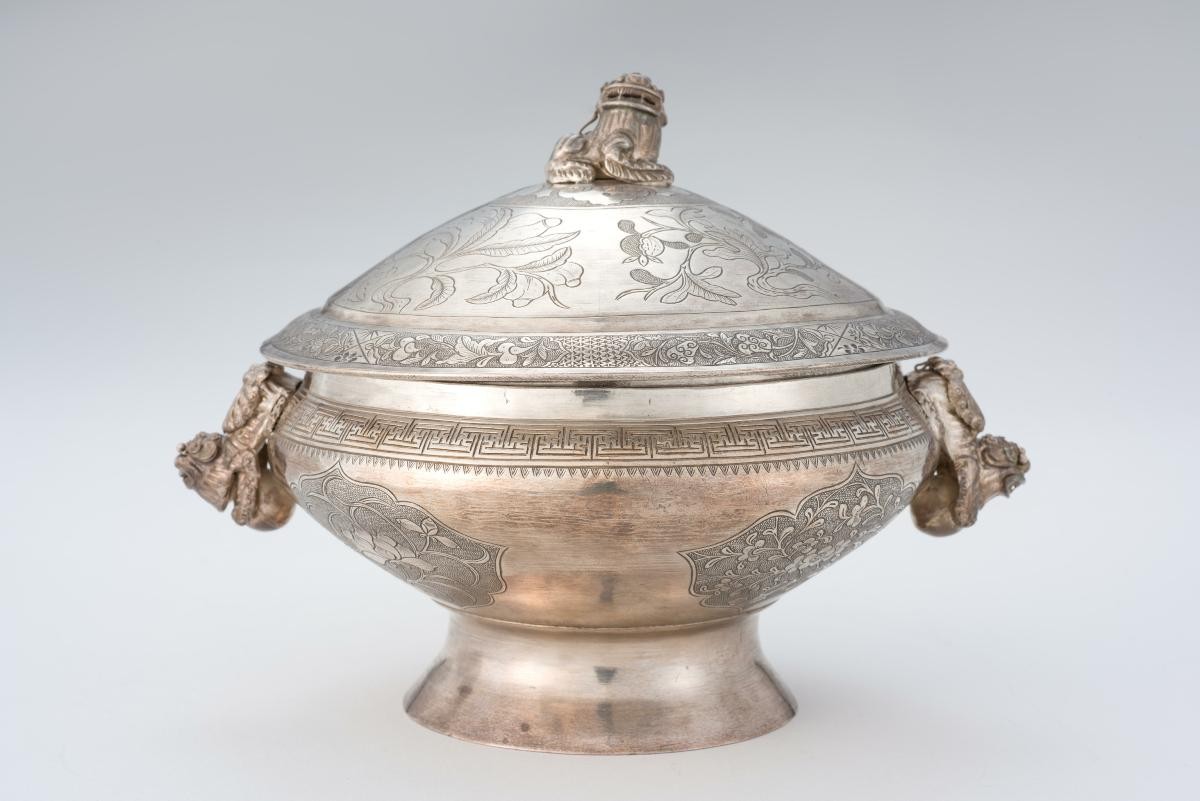 Covered tureen