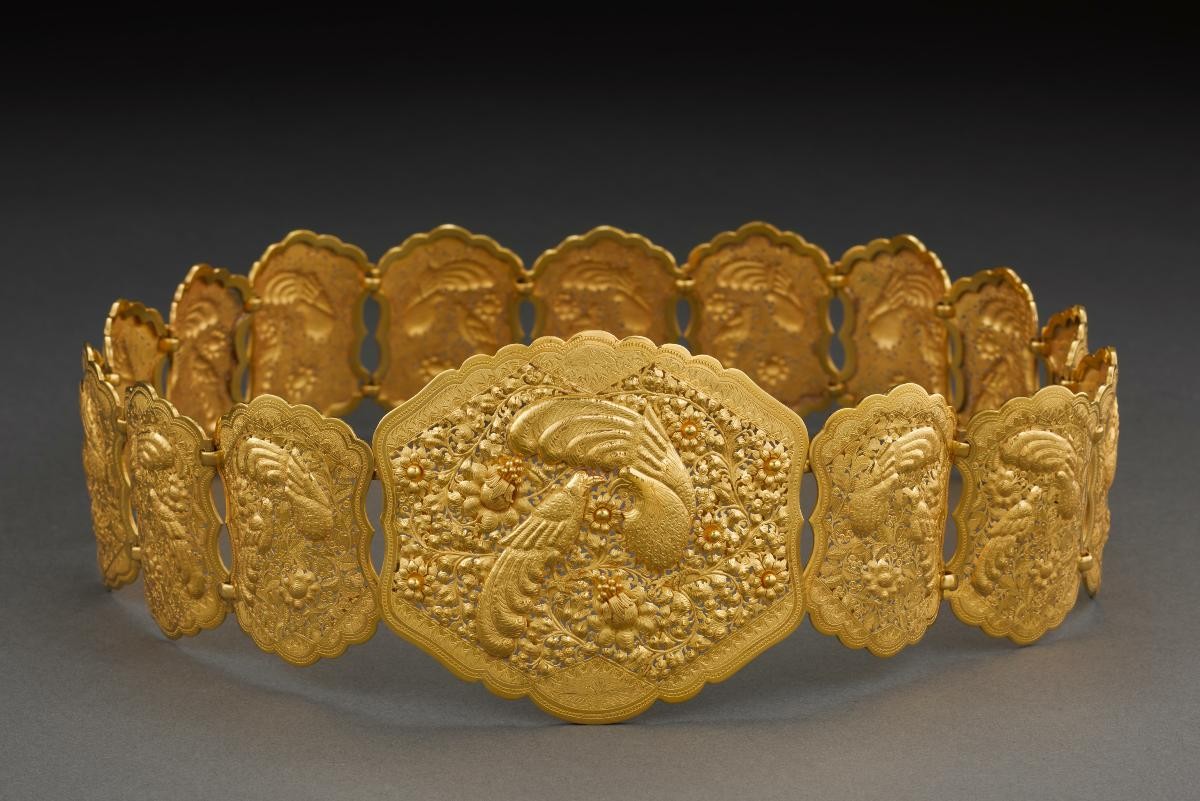 Large gold 'Aceh-style' belt and buckle