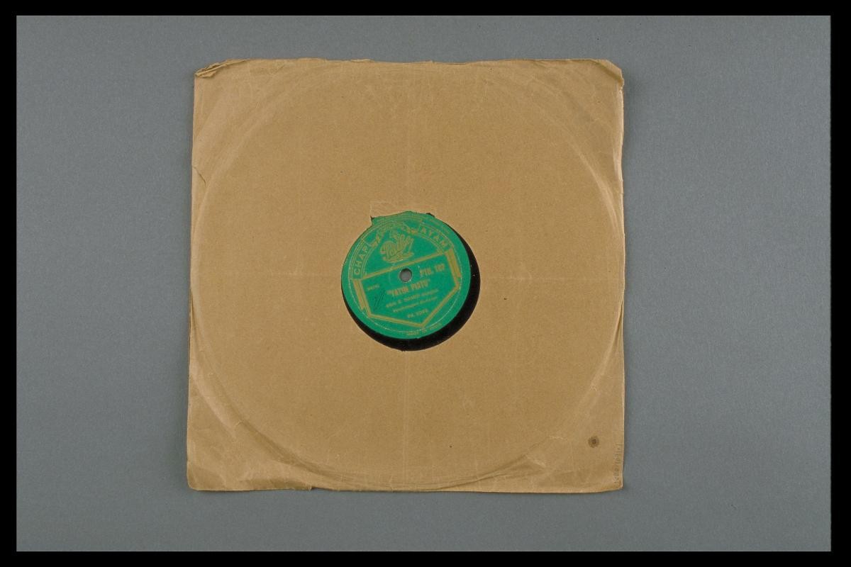 Photograph of Malay vinyl record ‘Yatim Piatu (Orphan)’ by S. Hamid
