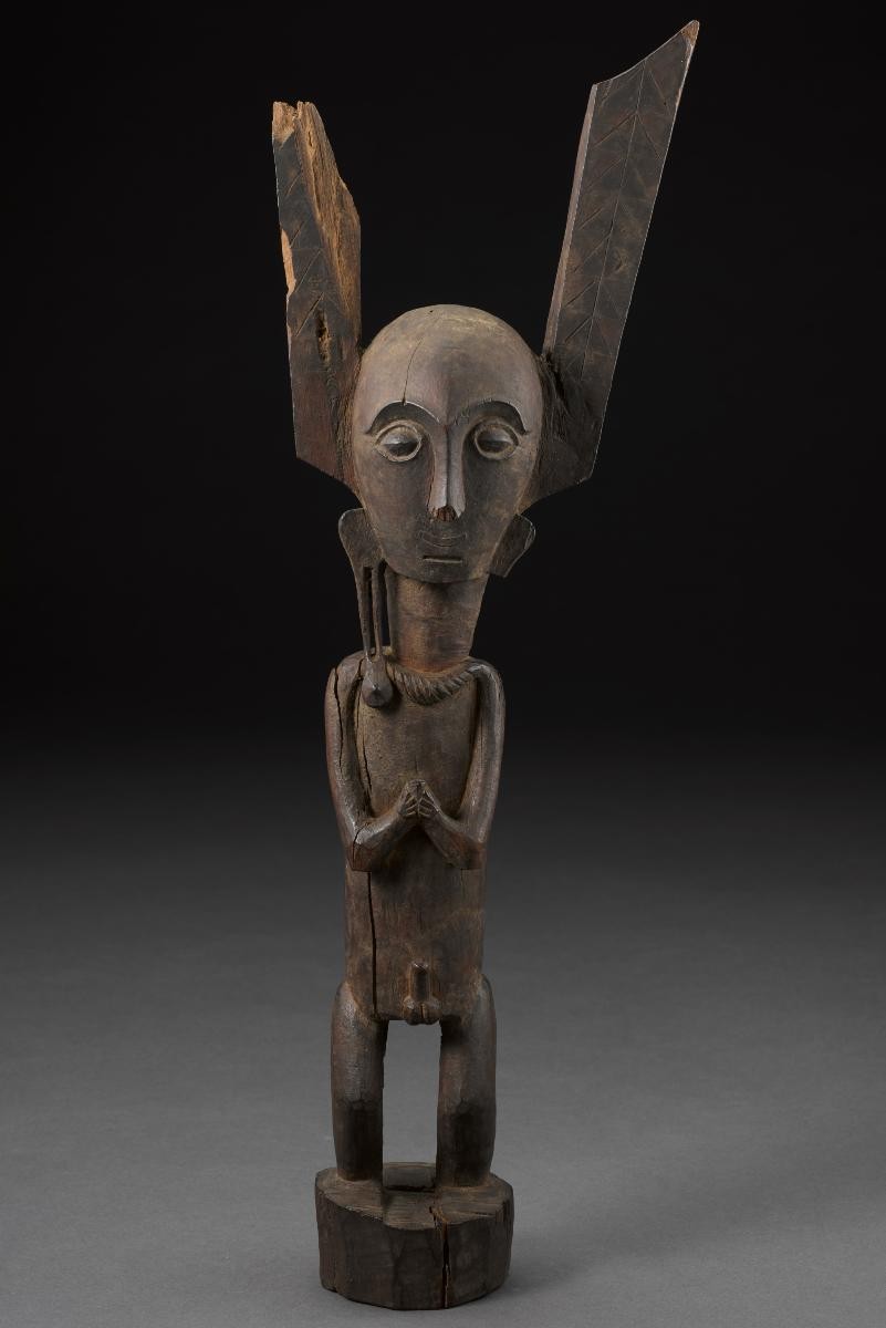 Wooden ancestral carving