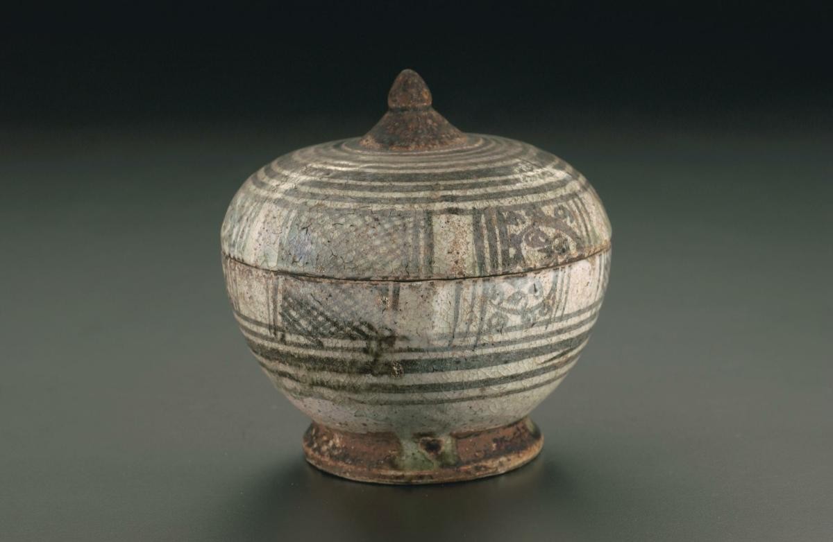 Box with lid