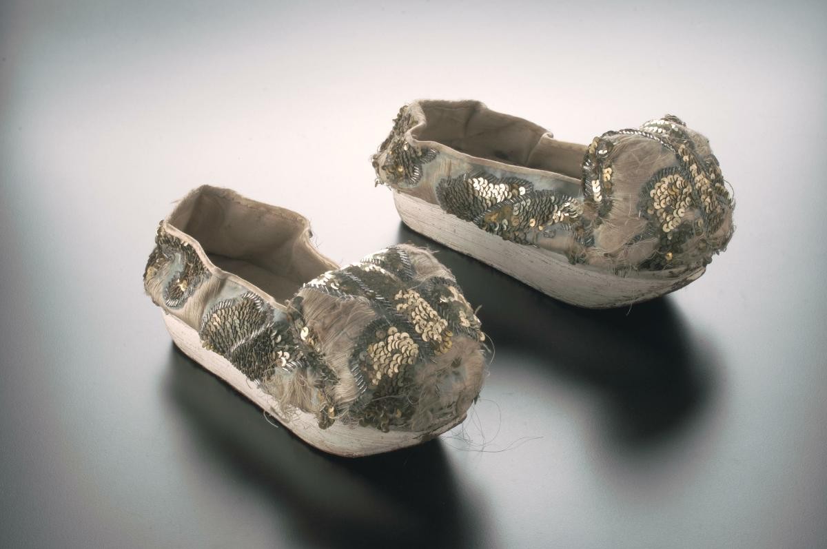 A pair of shoes