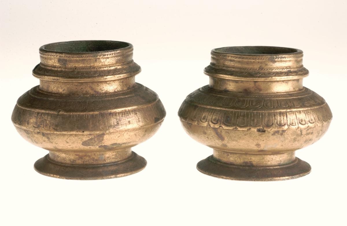 Sireh set receptacles