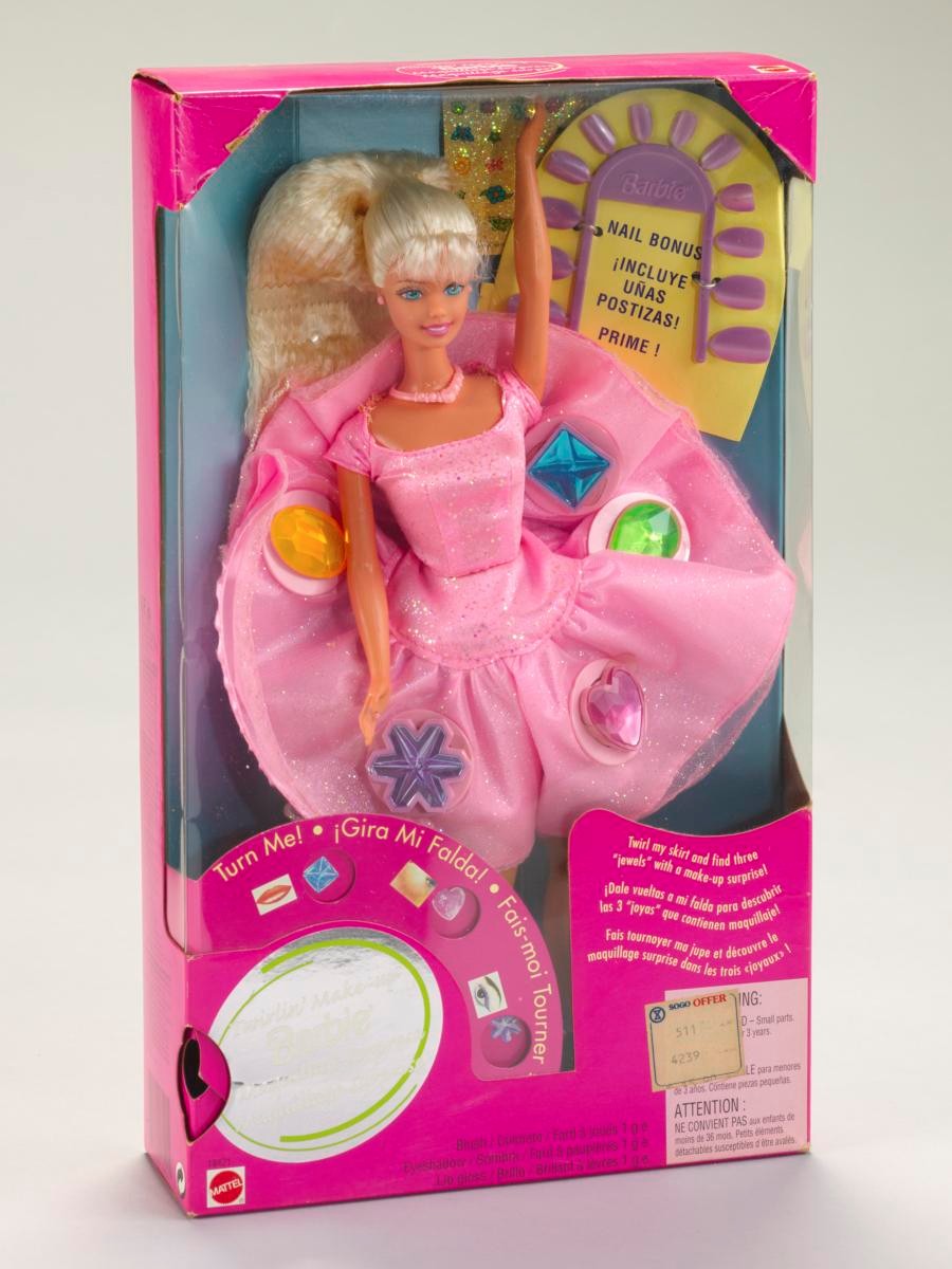 Barbie doll – Twirlin’ Make-Up