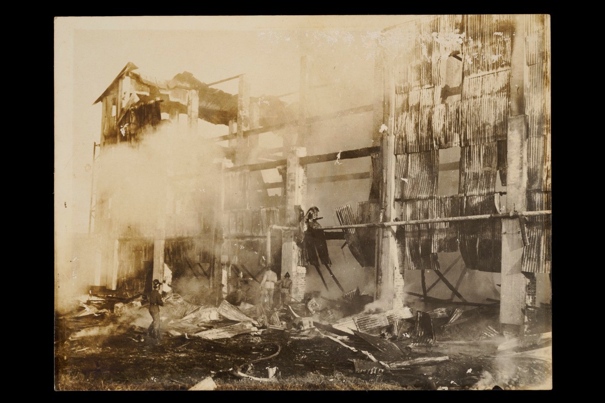 Part of a montage of six photographs titled ‘Tan Kah Kee Lorong 3 Geylang October 25th 1933’, featuring a major fire outbreak and the rescue work
