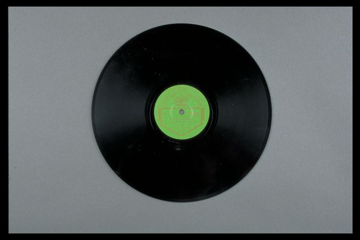 Photograph of Malay vinyl record, ‘Hidup Berkawan (Life with Friends)’ by S.M. Alidrus