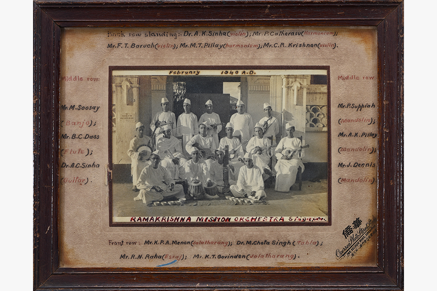 <a href="/assets/872ffbff-da09-4f2a-bcbc-acf65e49c7b1/10-norris-3-dsc9371.jpg"><strong>A photograph of the Ramakrishna Mission Orchestra at Norris Road</strong></a><br>
February 1940, Singapore<br>
Collection of Mr Brij Mohan Singh