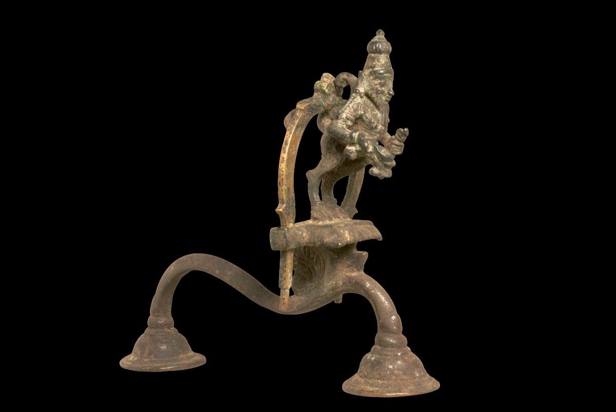 Purushamriga lamp