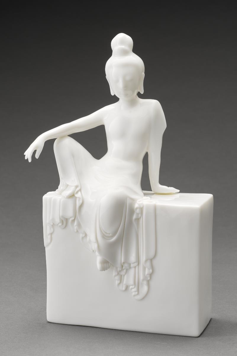 Seated Guanyin figure (Yingxiang series, no. 9)