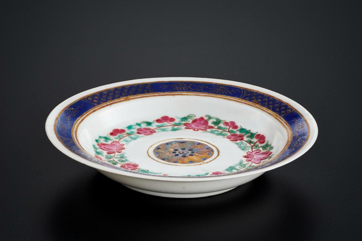 Dish with central floral medallion and gilding