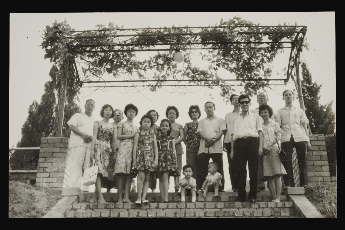 Photo of a family Lim Chan Ngam (林赞岩) at Toa Payoh Seu Teck Sean Tong