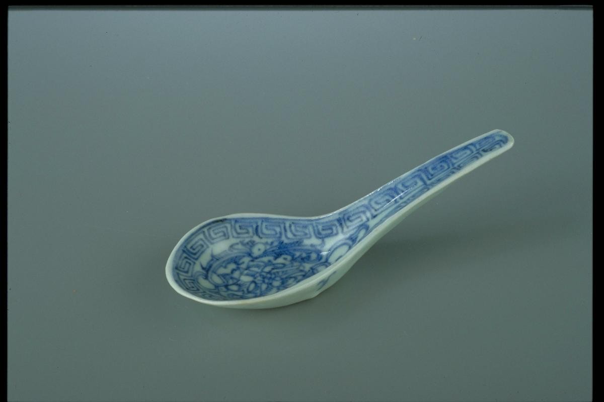 Blue and white Straits Chinese porcelain spoon