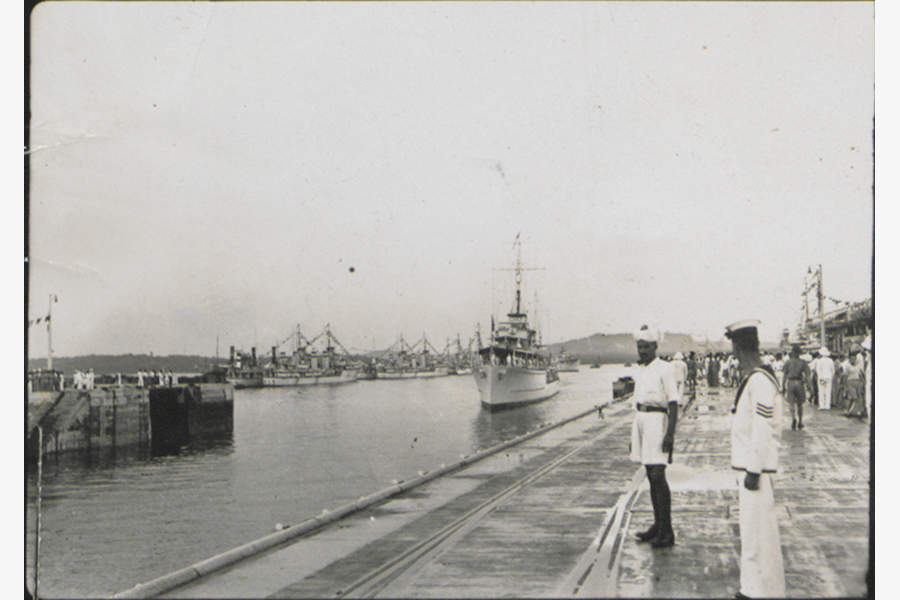 <a href="/assets/02164187-c541-40cb-aca2-fb6f72d4d9e8/7-0800009040001.jpg"><strong>Ship Sailing into the dock at Sembawang Naval Base, taken at the opening ceremony of King George VI Graving Dock</strong></a><br>14 February 1938, Singapore<br><em>From the Edwin A. Brown Collection. All rights reserved, Celia Mary Ferguson and National Library Board, Singapore 2008</em>