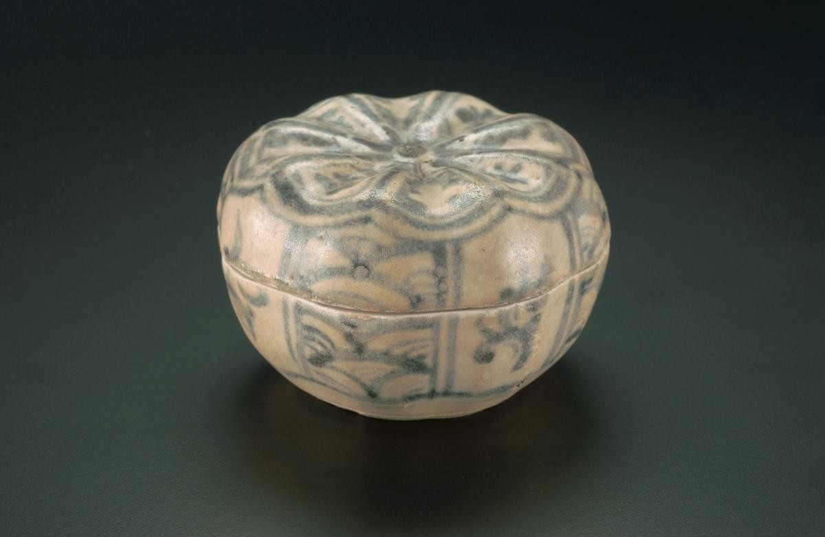 Box with lid