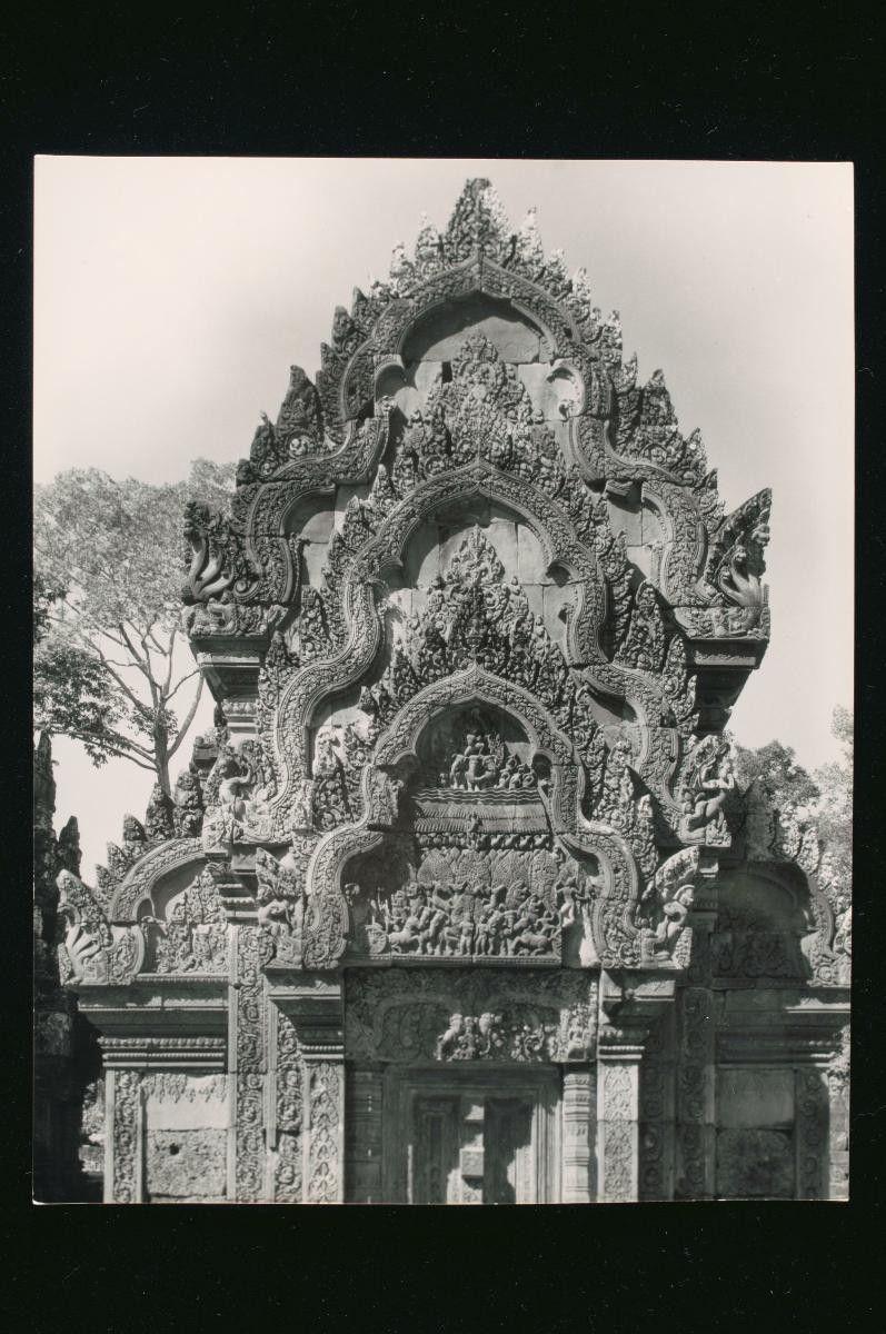 A view of Angkor by Loke Wan Tho