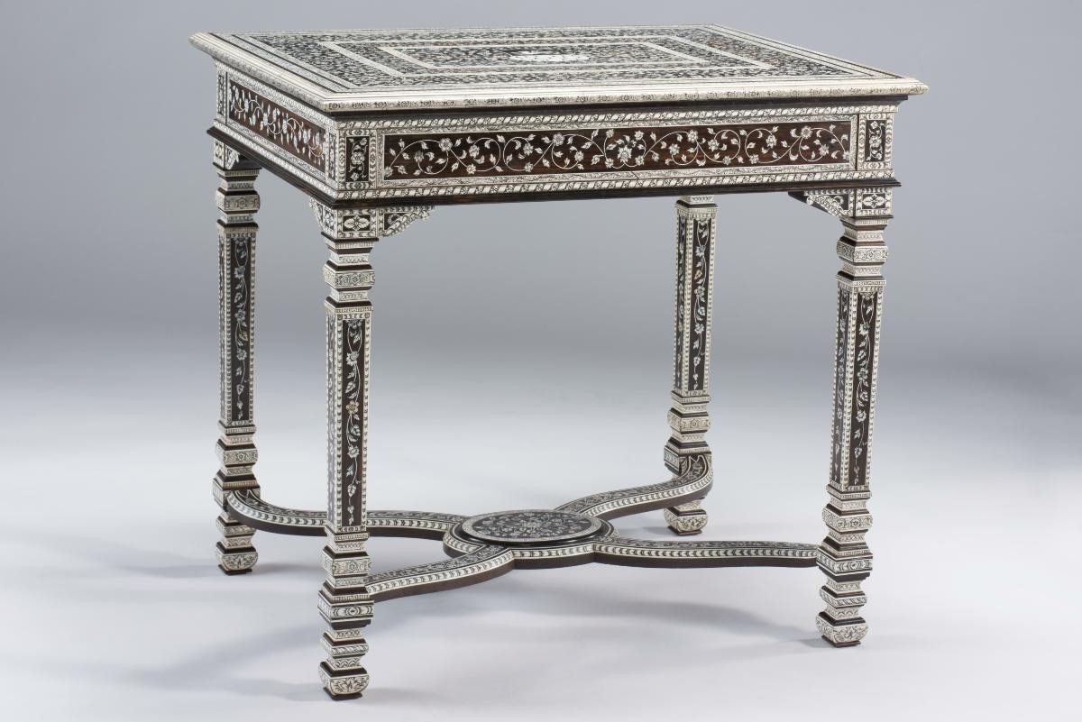 Anglo-Indian table