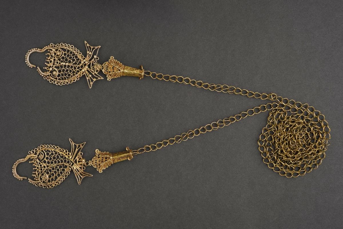 Long gold chain with 2 fish head