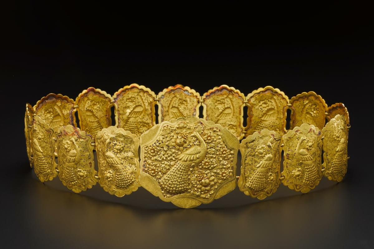 Large gold 'Aceh-style' belt and buckle
