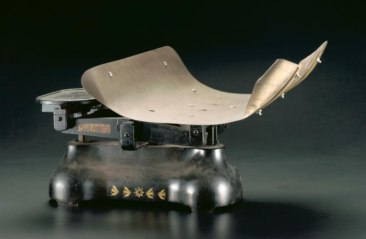 W & T Avery baby weighing scale