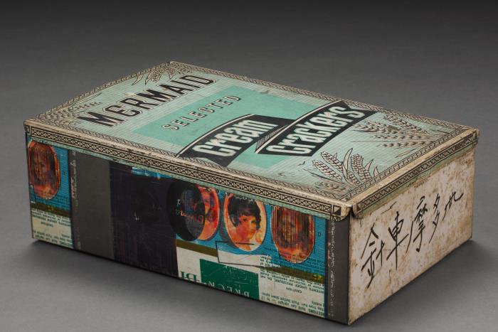 <strong> <a href="https://www.roots.gov.sg/Collection-Landing/listing/1419927">Mermaid cream crackers tin</a> </strong><br>
2018-00664 <br>
1970s<br>
Collection of National Museum of Singapore, National Heritage Board