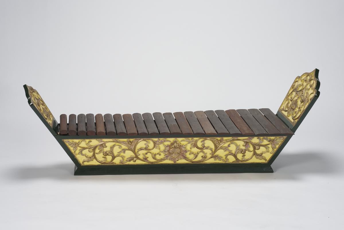 Gamelan instrument with wooden keys