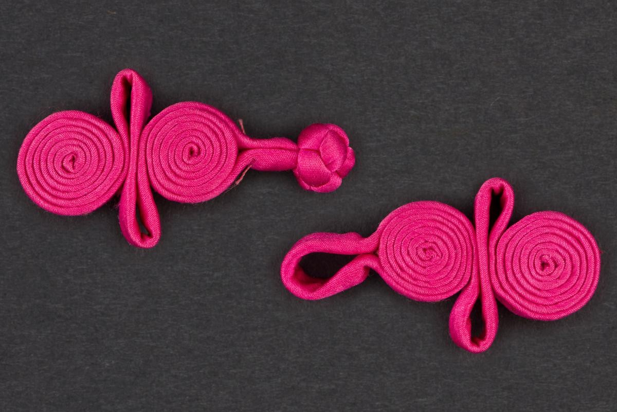 A pair of fuchsia gourd shaped floral button for cheongsam