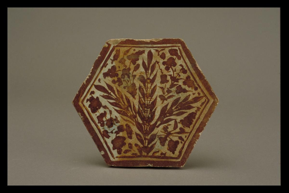 Lustre hexagonal tile