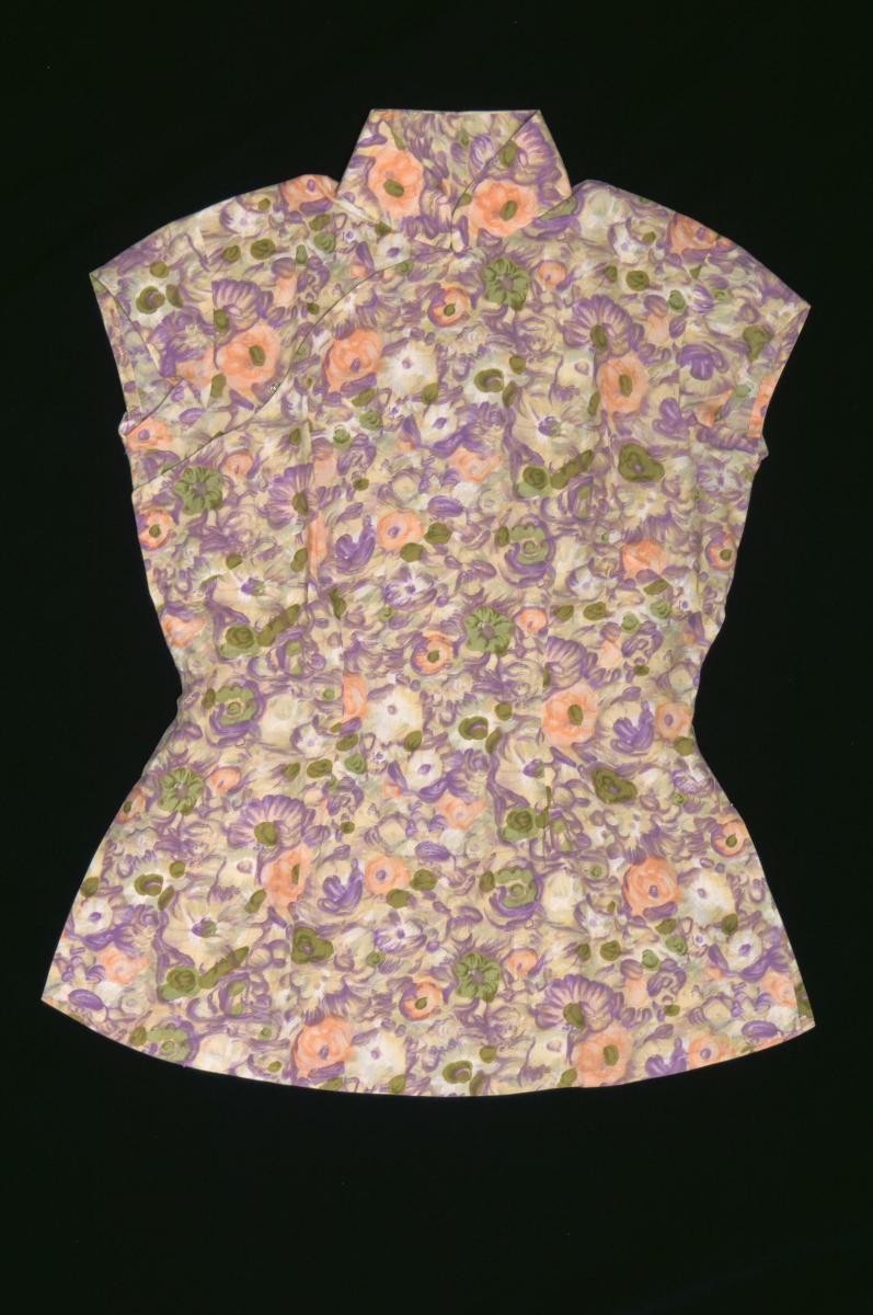 Cap-sleeved ‘samfoo’ top with a floral motif