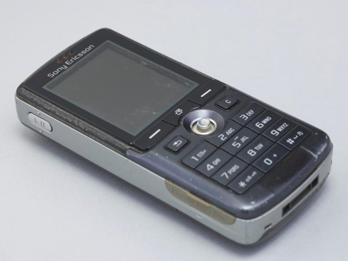 Sony Ericsson K750 mobile phone