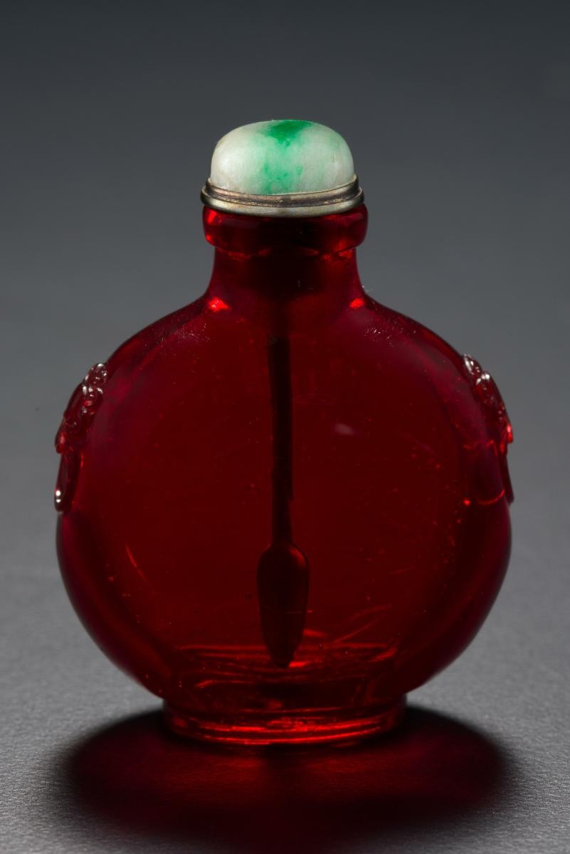 Red snuff bottle