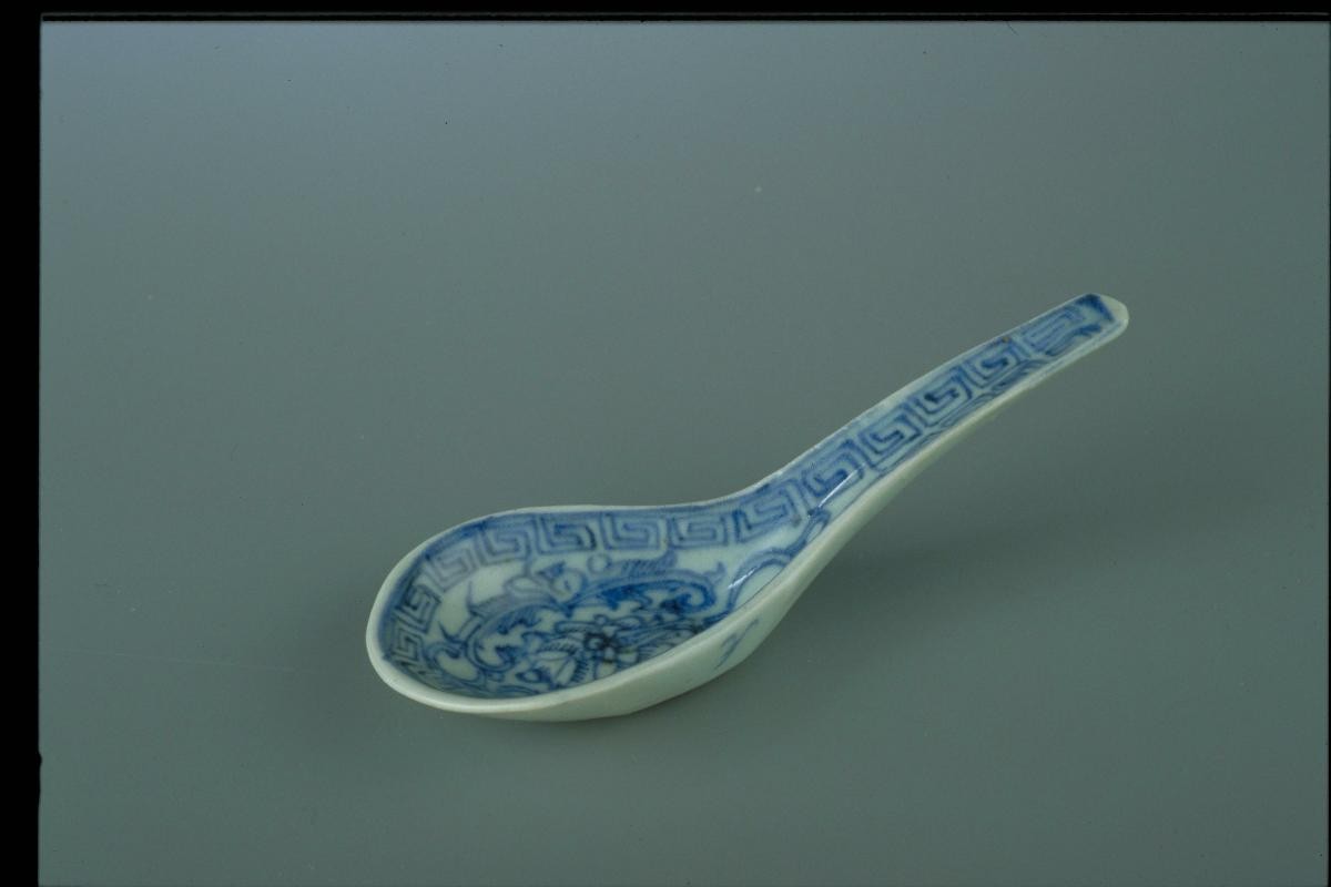 Blue and white Straits Chinese porcelain spoon
