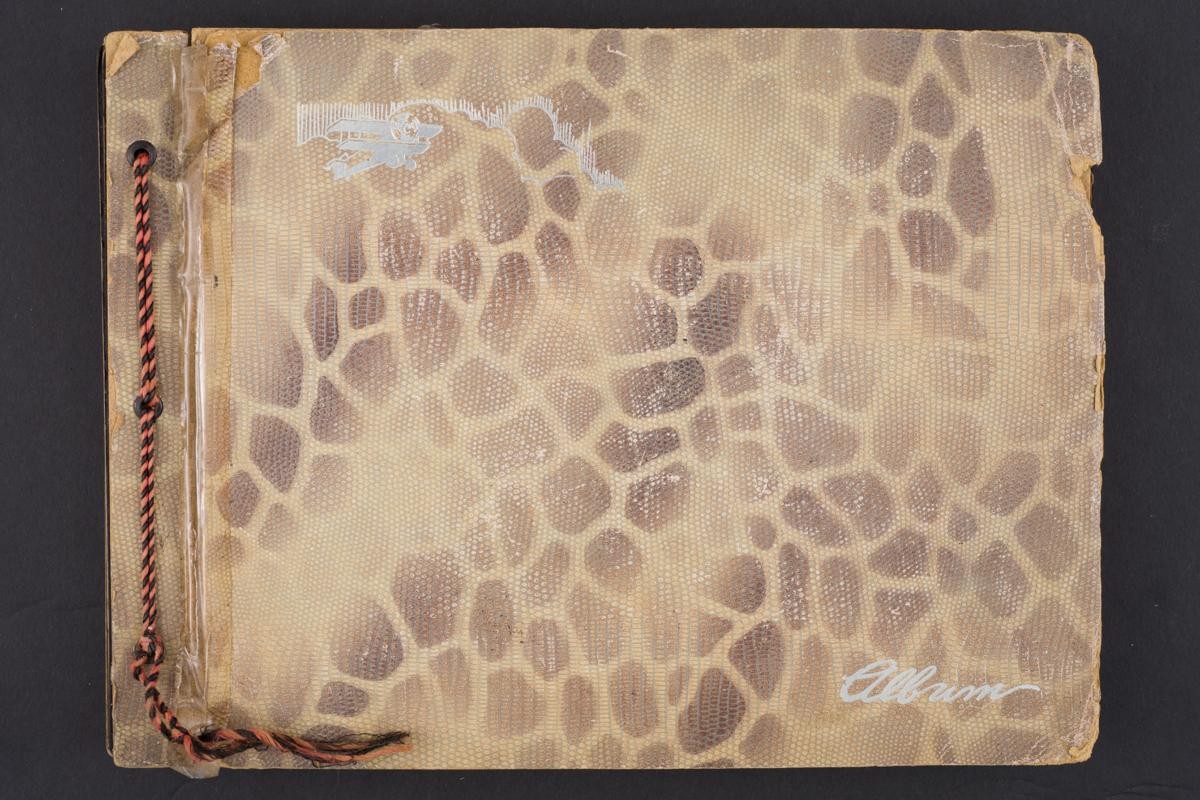 Photograph album