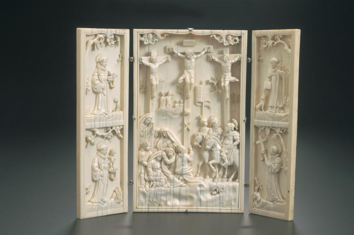 Triptych decorative altar piece